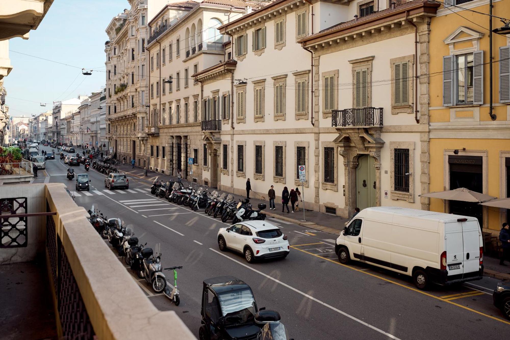 Corso Venezia View With Private Balcony - Corso Venezia Suite Мілан Екстер'єр фото